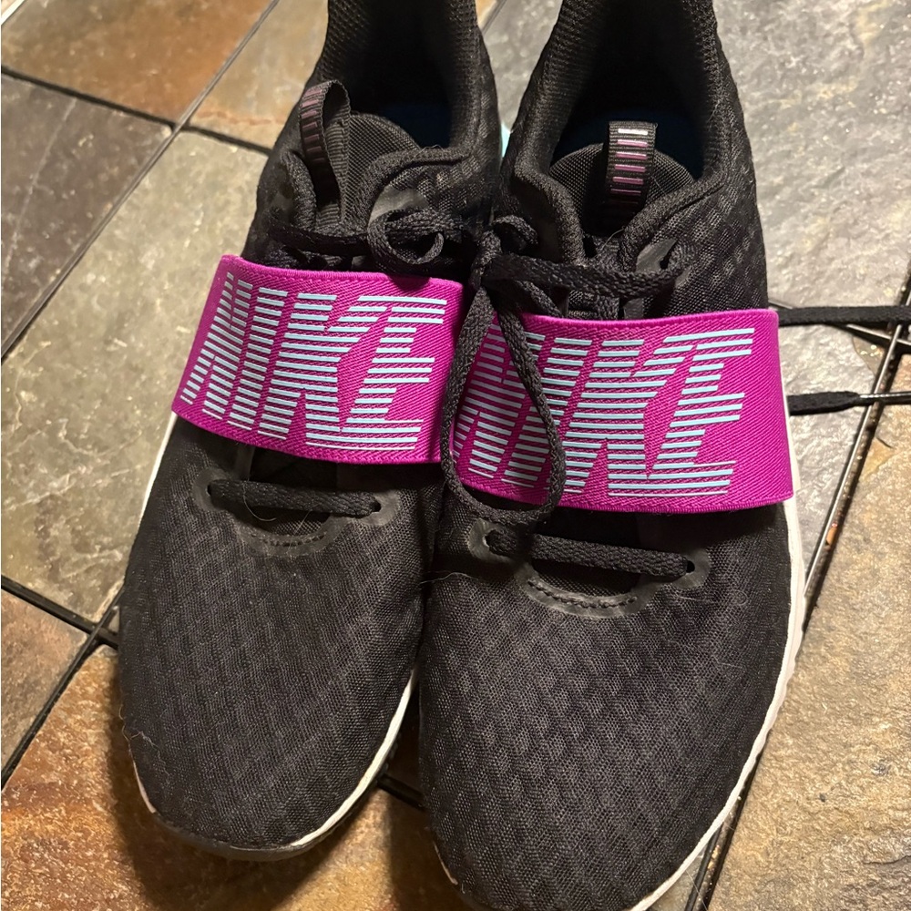 Nike Black Running Shoes Women Size 8.5 Pink Strap Athletic Sneakers